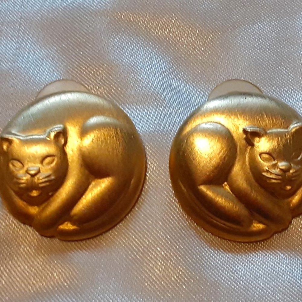 Gold JJ Jonette Jewelry Company Cat Earrings